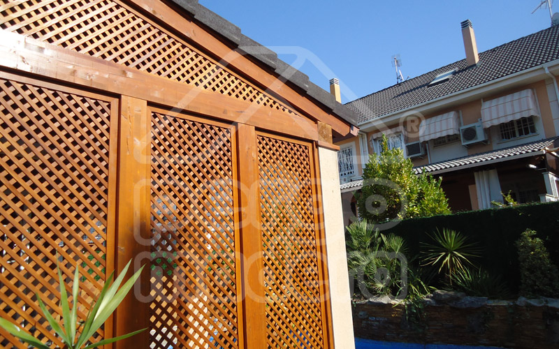 Celosias de madera Madrid - Celosías para ático, terraza y jardín
